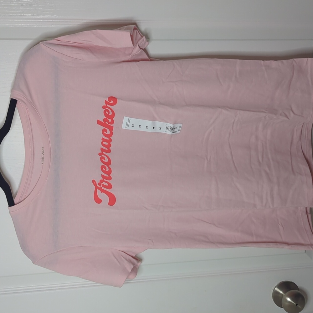 NWT T shirt‎